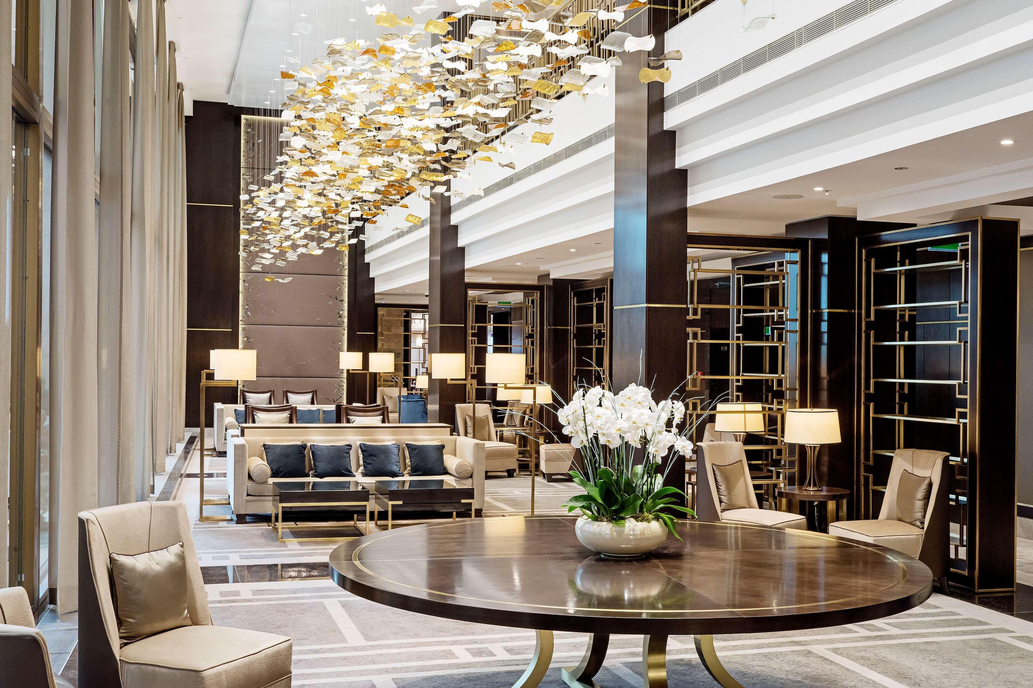 Hilton Budapesta Exterior foto The Library at The Ritz-Carlton, DIFC