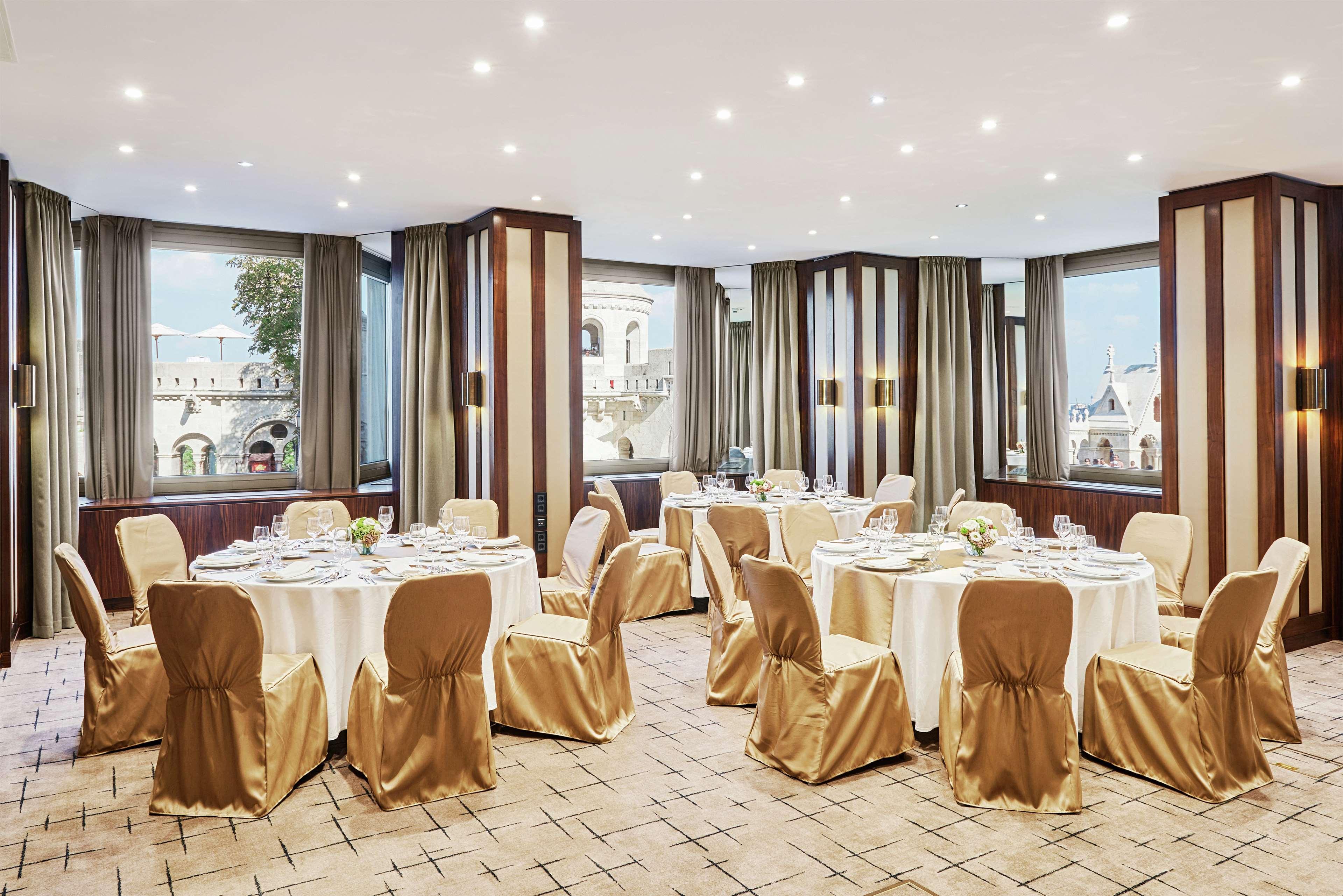 Hilton Budapesta Exterior foto The ballroom