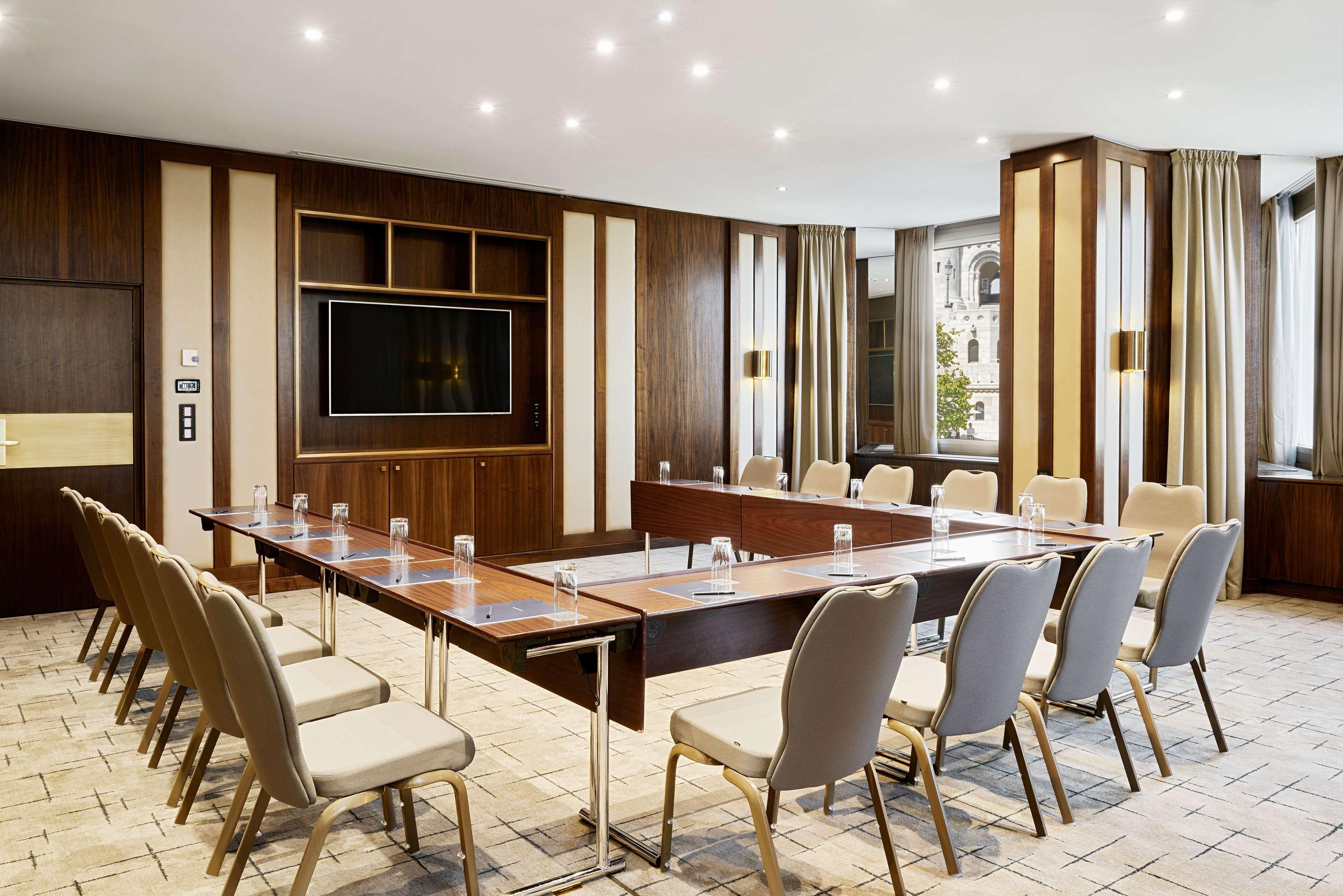 Hilton Budapesta Exterior foto Meeting room