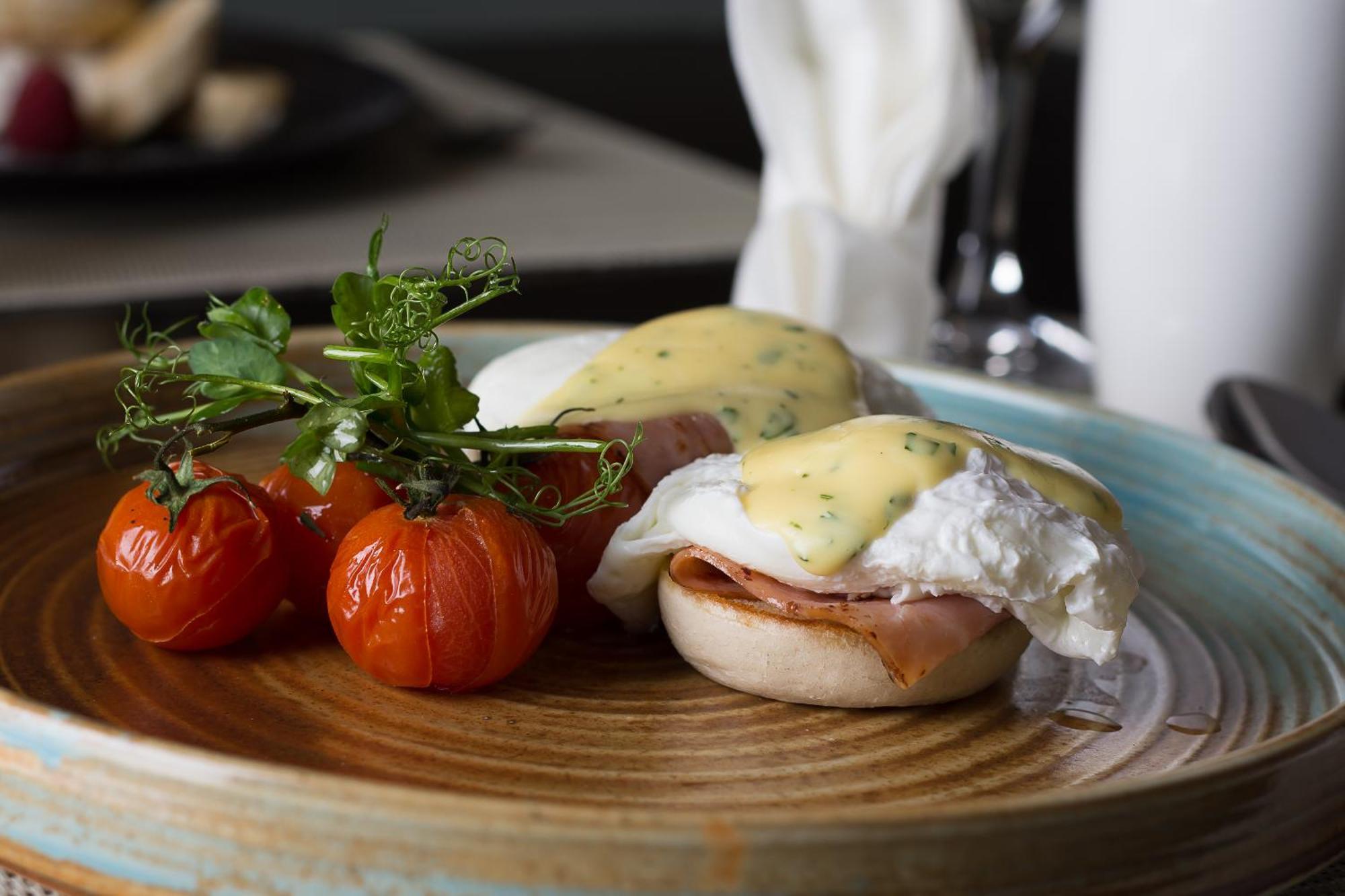 Hilton Budapesta Exterior foto Eggs Benedict