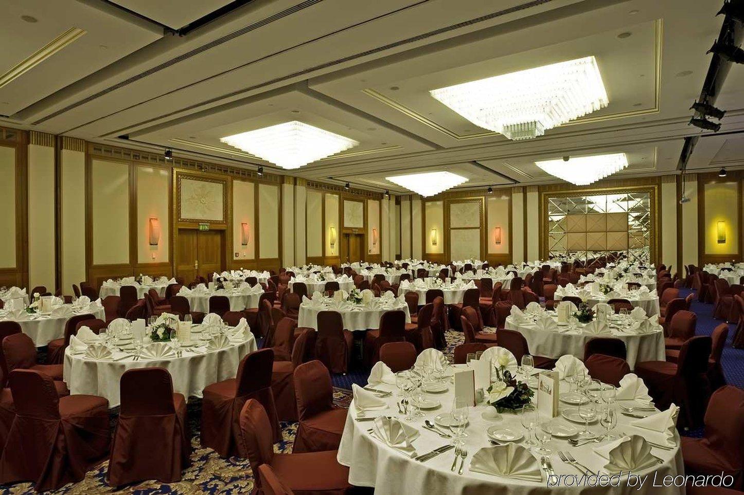 Hilton Budapesta Restaurant foto The Grand Ballroom